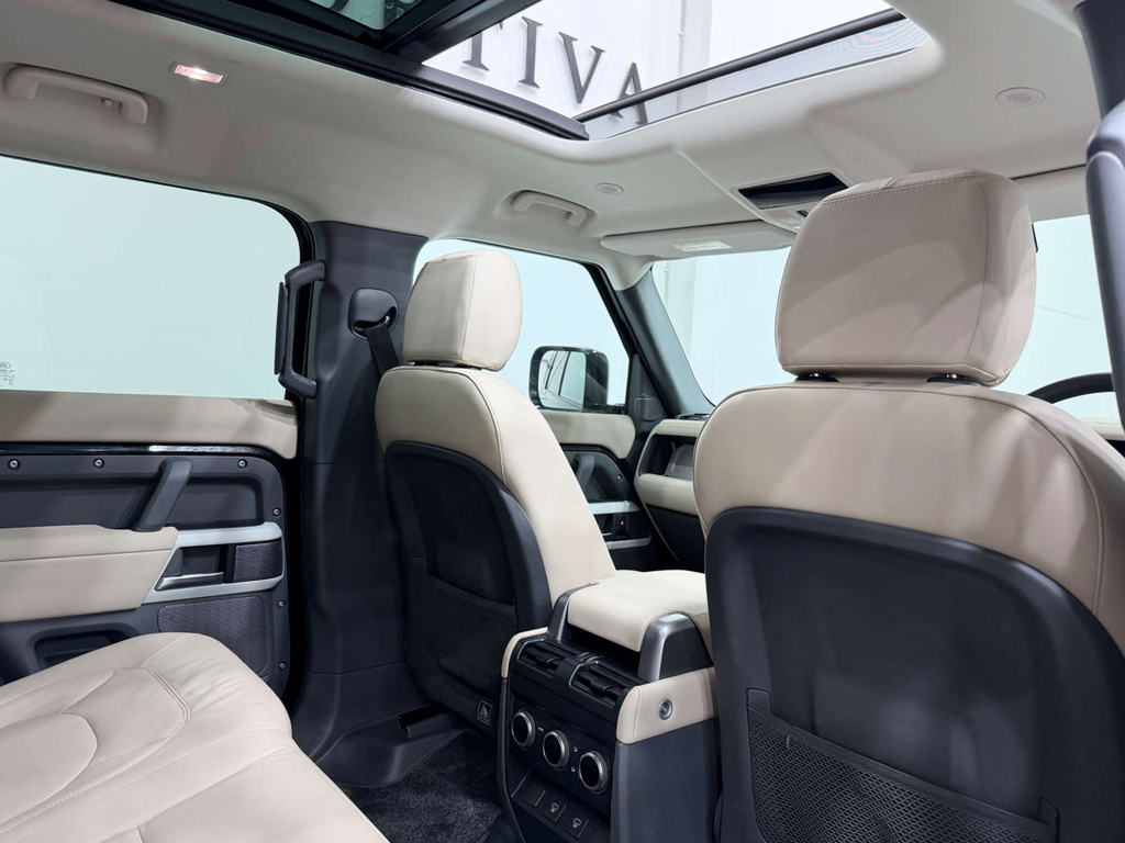 Land Rover Defender Ariya Evolve Green #13