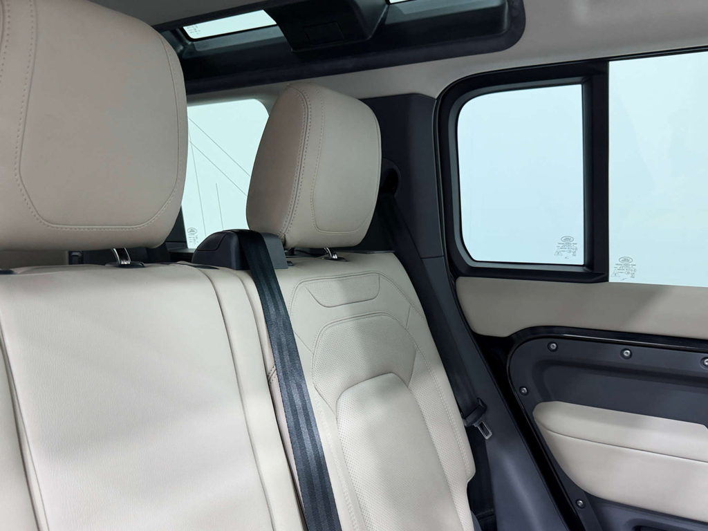 Land Rover Defender Ariya Evolve Green #12