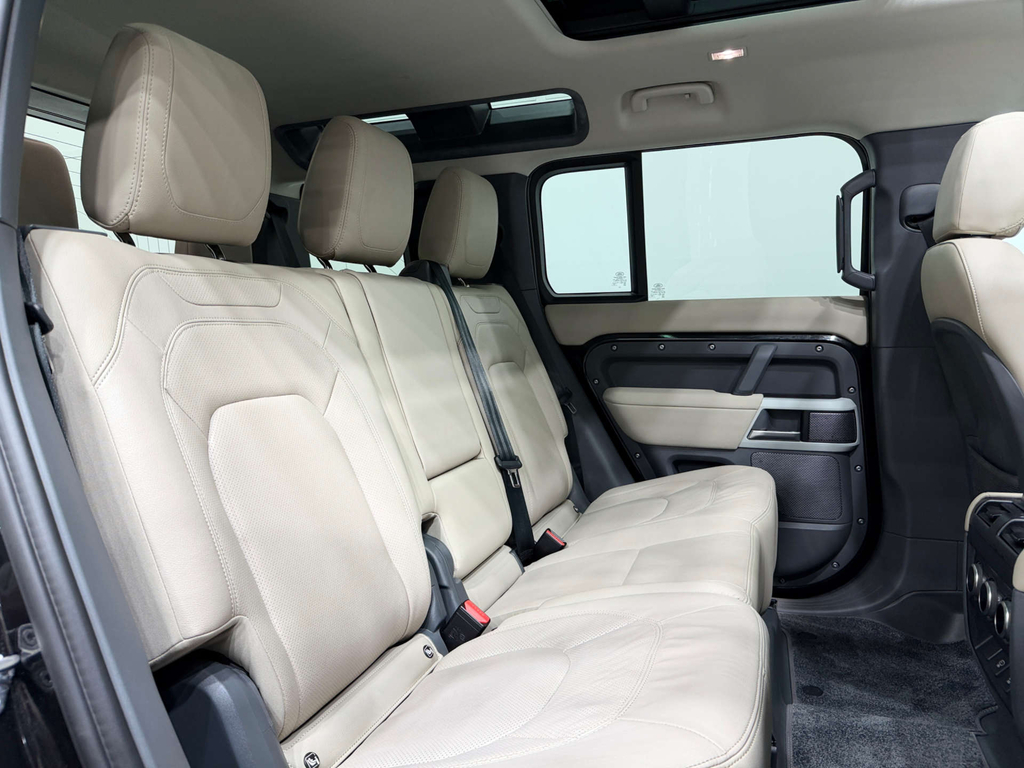 Land Rover Defender Ariya Evolve Green #11