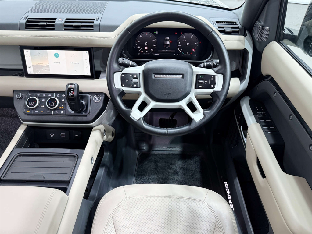 Land Rover Defender Ariya Evolve Green #17