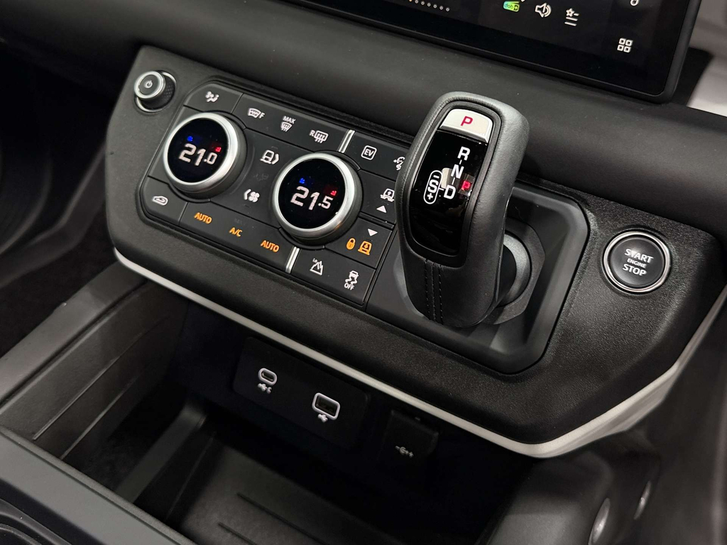 Land Rover Defender X-dynamic Hse Grey #34