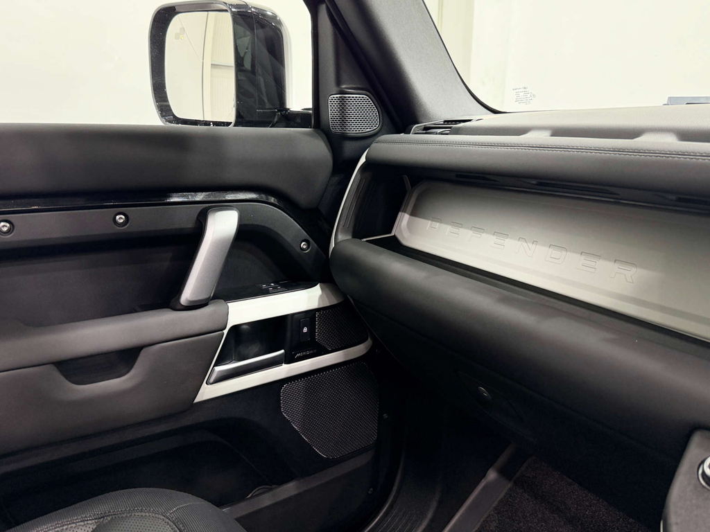 Land Rover Defender X-dynamic Hse Grey #27