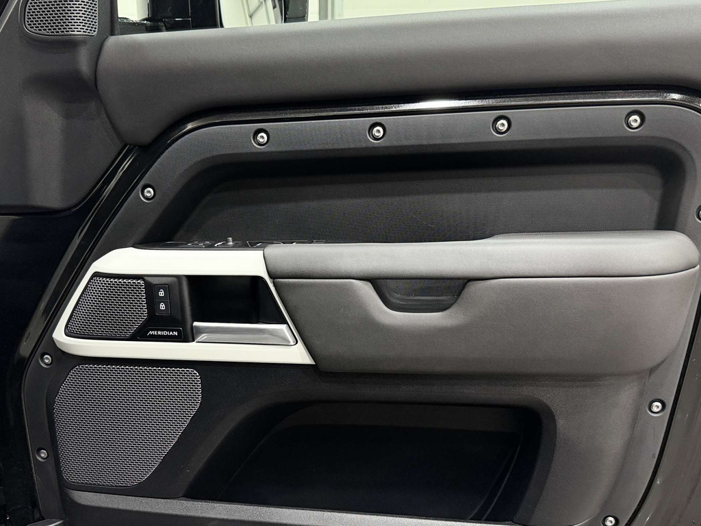 Land Rover Defender X-dynamic Hse Grey #28