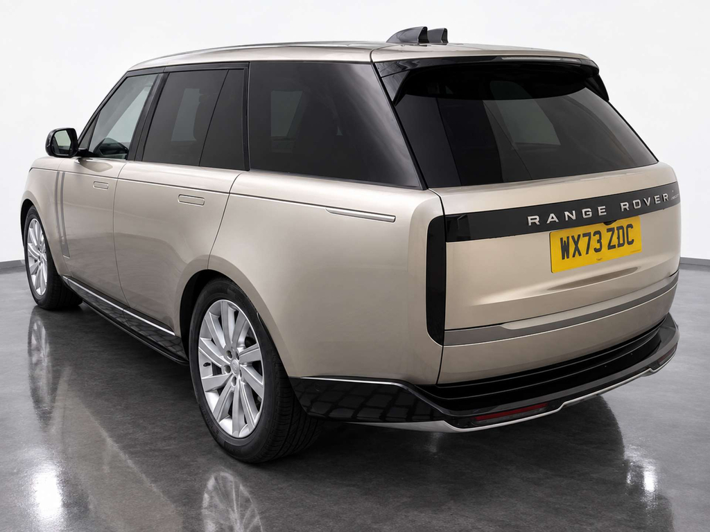 Land Rover Range Rover 3.0 D300 Se 2023 Black #3