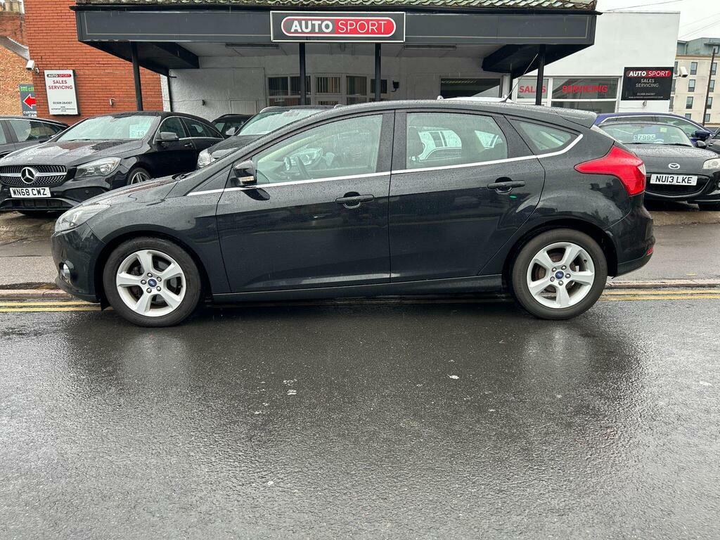 Ford Focus 1.6 Tdci Zetec Navigator Euro 5 S S Black
