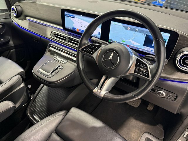 Mercedes-Benz V Class V300d Premium G-tronic Euro White #4