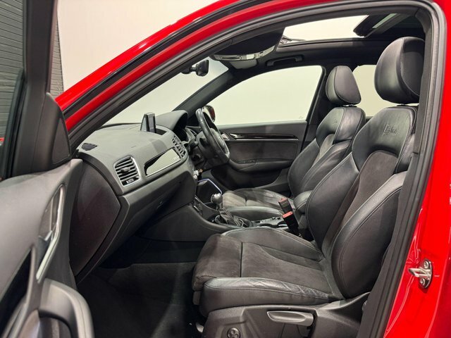Audi Q3 Tdi Black Edition S Red #2
