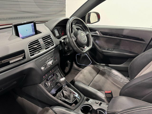 Audi Q3 Tdi Black Edition S Red #3
