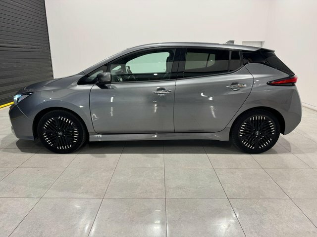Nissan Leaf N-connecta Auto 5dr Grey #4