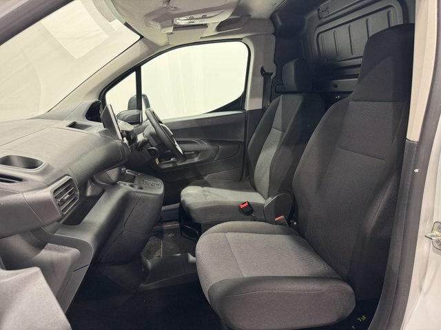 Peugeot E-Partner 800 50Kwh Professional Premium Standard Panel Va White #2