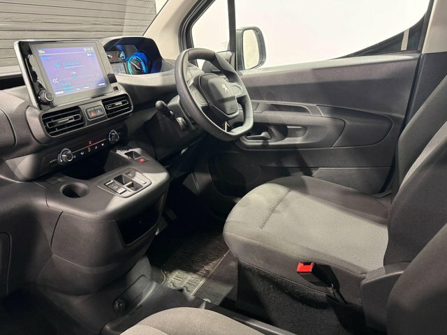 Peugeot E-Partner 800 50Kwh Professional Premium Standard Panel Va White #3