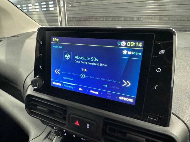Peugeot E-Partner 800 50Kwh Asphalt Premium Plus Standard Panel Van White #12