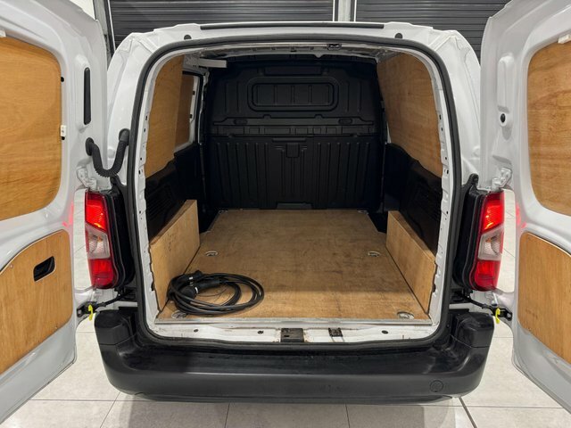Peugeot E-Partner 800 50Kwh Asphalt Premium Plus Standard Panel Van White #16