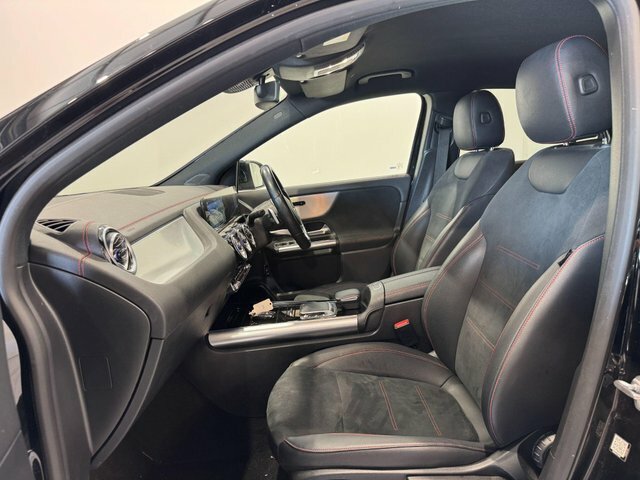 Mercedes-Benz EQA 350 66.5Kwh Amg Line Black #2