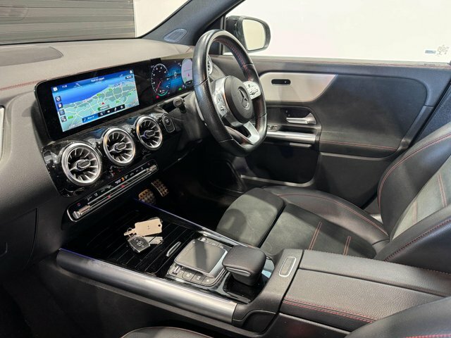 Mercedes-Benz EQA 350 66.5Kwh Amg Line Black #3