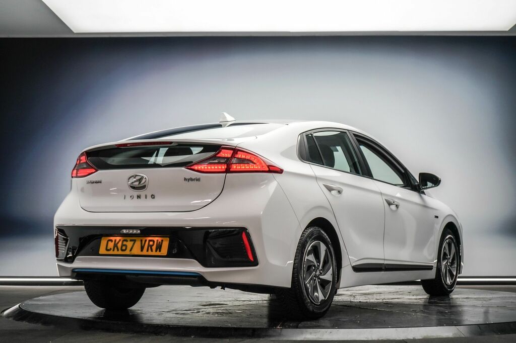 Hyundai Ioniq 2018 1.6 H-gdi Premium Se Hatchback Hyb White #3