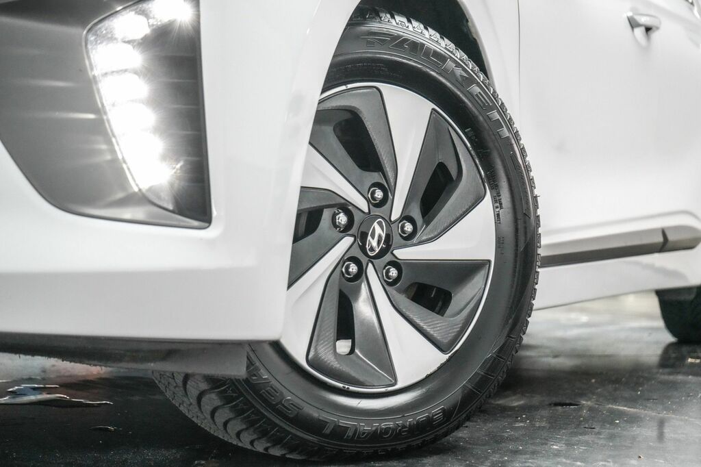 Hyundai Ioniq 2018 1.6 H-gdi Premium Se Hatchback Hyb White #2