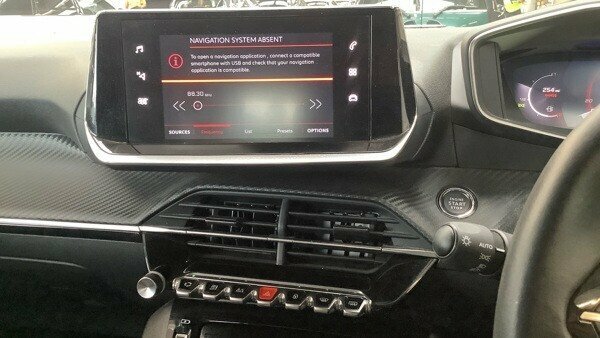 Peugeot 208 1.2L Allure Premium Red #6
