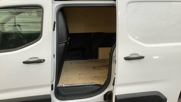 Citroen Berlingo 1.5L Enterprise Edition M White #4