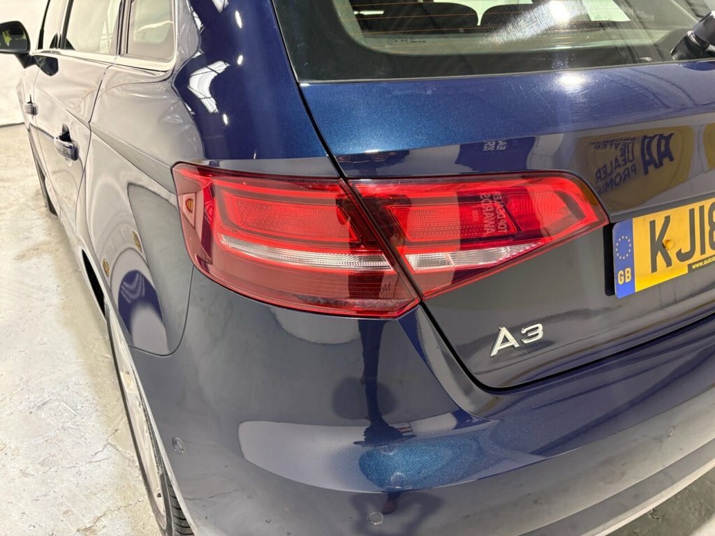 Audi A3 A3 Sportback 35 Tfsi Sport Blue #35