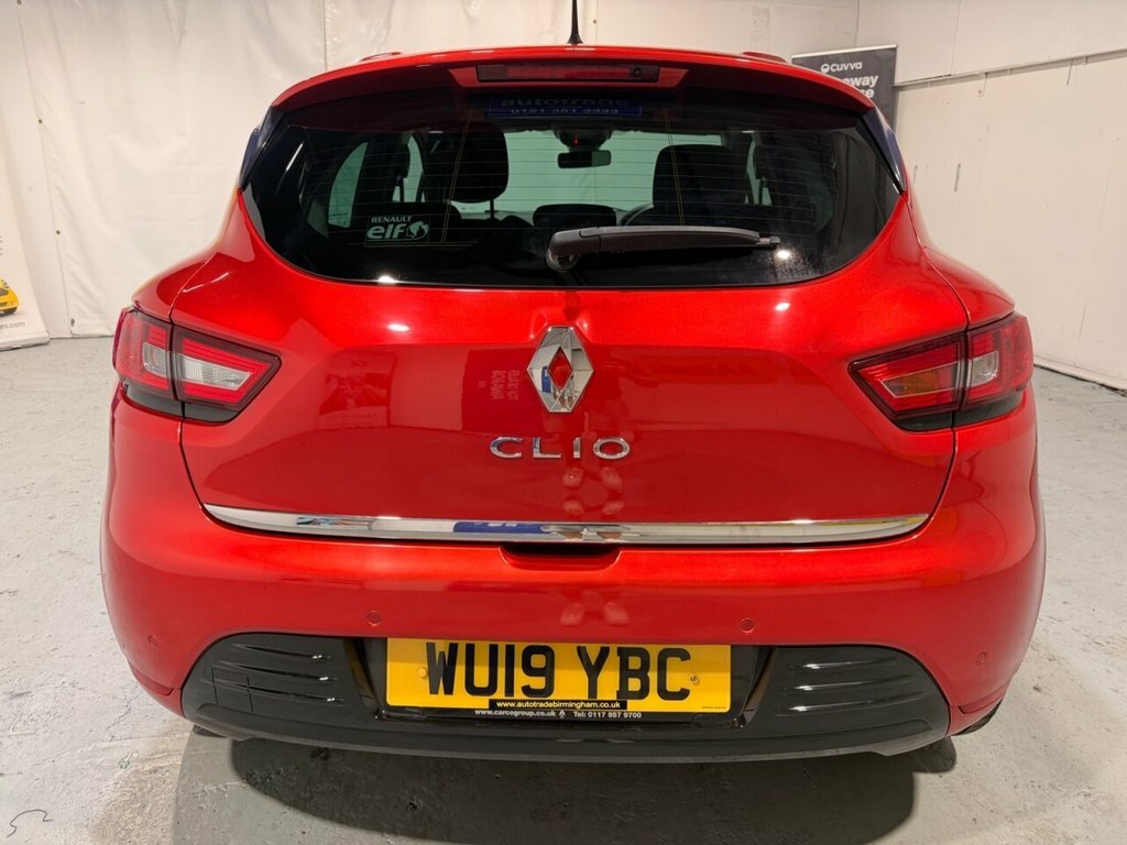 Renault Clio 0.9L Iconic Red #5
