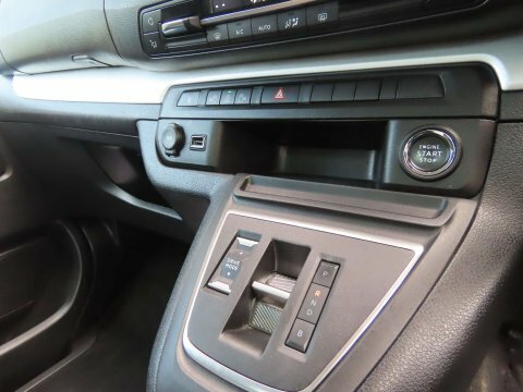 Vauxhall Vivaro Turbo D 2900 Dynamic White #13