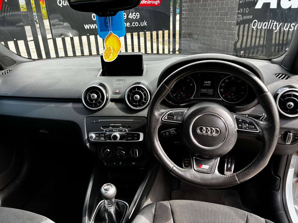 Audi A1 S1 Tfsi Quattro Yellow #27