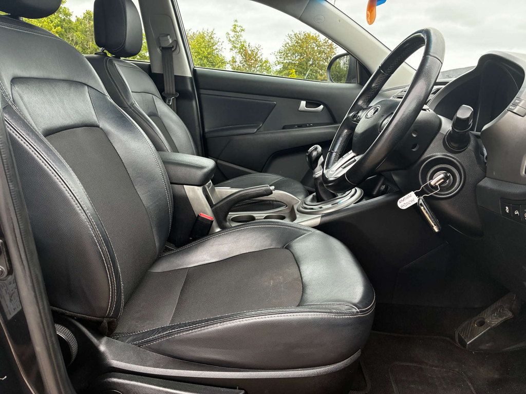 Kia Sportage 1.7 Crdi White Edition White #28