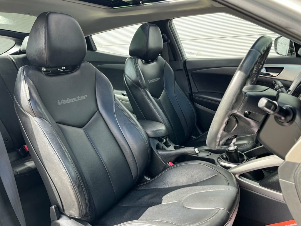 Hyundai Veloster 1.6L Sport Silver #6