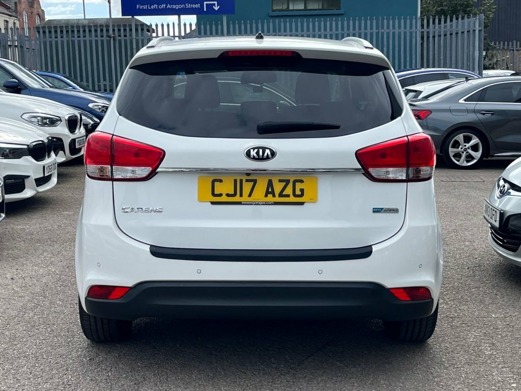Kia Carens Crdi 4 Isg White #17