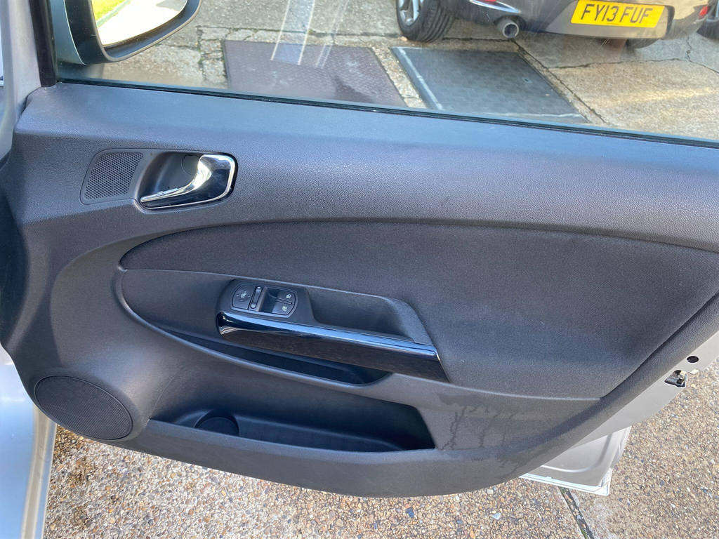 Vauxhall Corsa 1.2I 16V Life Black #4