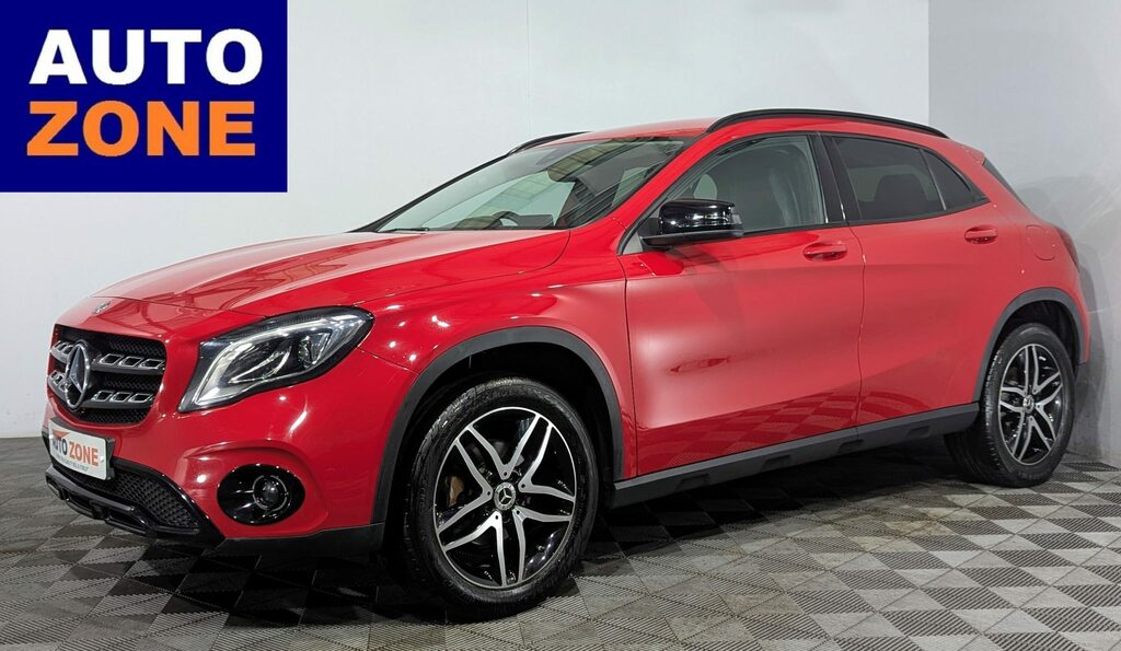 Mercedes-Benz GLA Class Gla 180 Urban Edition Red