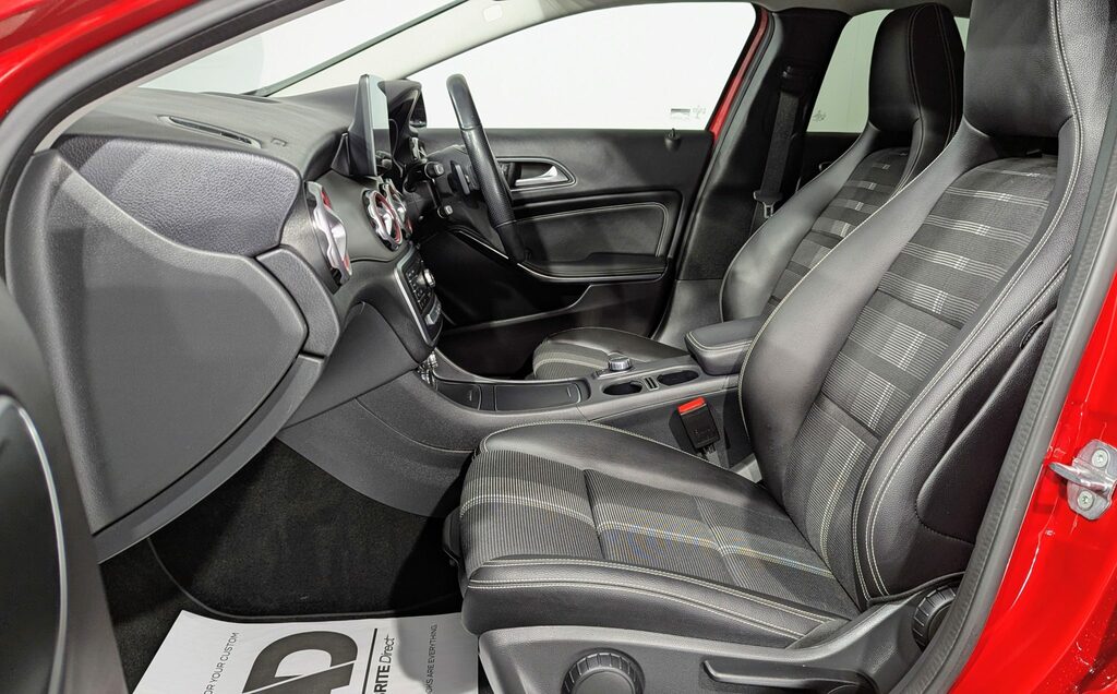 Mercedes-Benz GLA Class Black #9