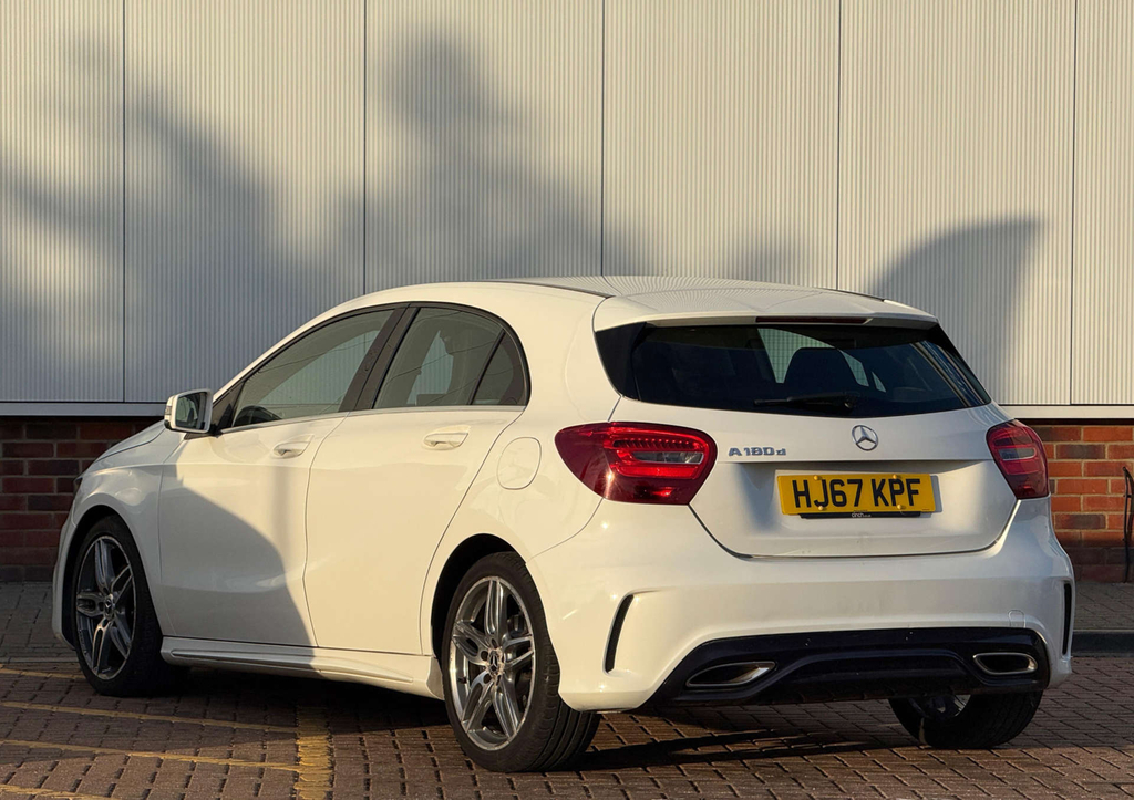 Mercedes-Benz A Class D Amg Line HJ67KPF White #4