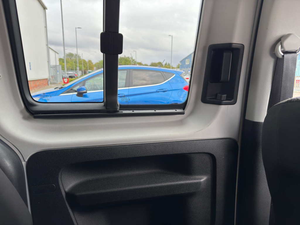 Volkswagen Caddy Maxi Life 2L Null Blue #32