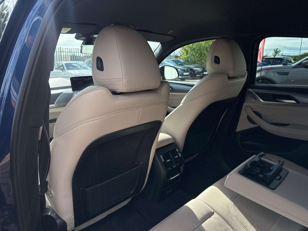 BMW X4 M40i Black #38