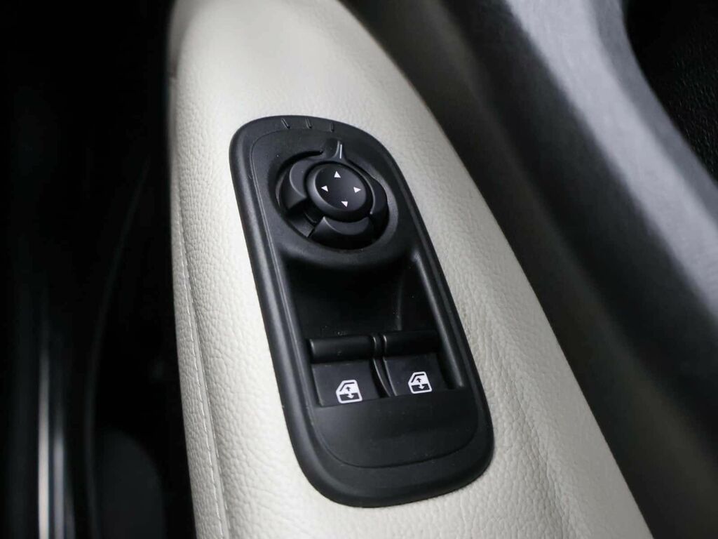 Fiat 500E C Passion Black #27