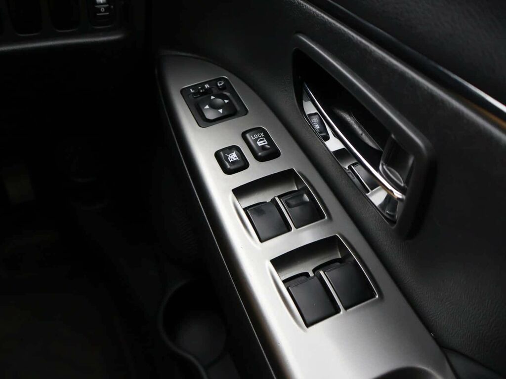 Mitsubishi ASX Juro Black #19