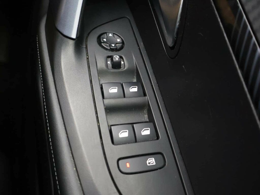 Peugeot 2008 1.2 Puretech Allure Grey #24