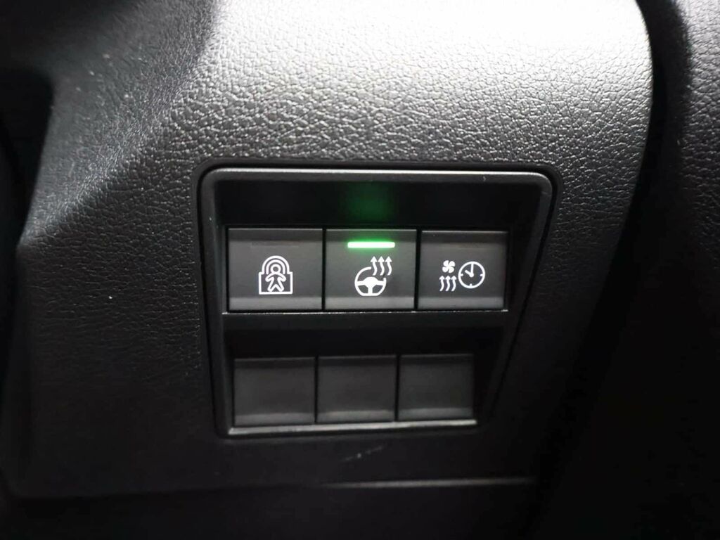 Vauxhall Combo-e Life 2300 50Kwh Dynamic L1 H1 7.4Kw Charger White #25