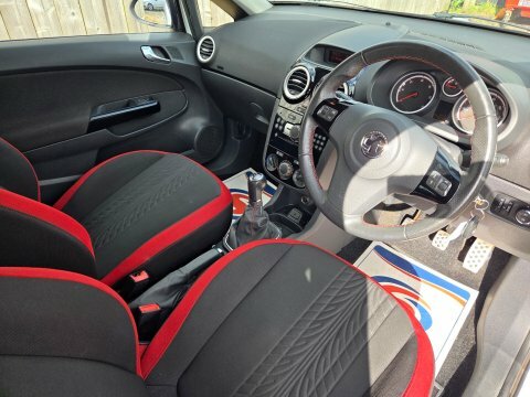 Vauxhall Corsa Excite Red #11