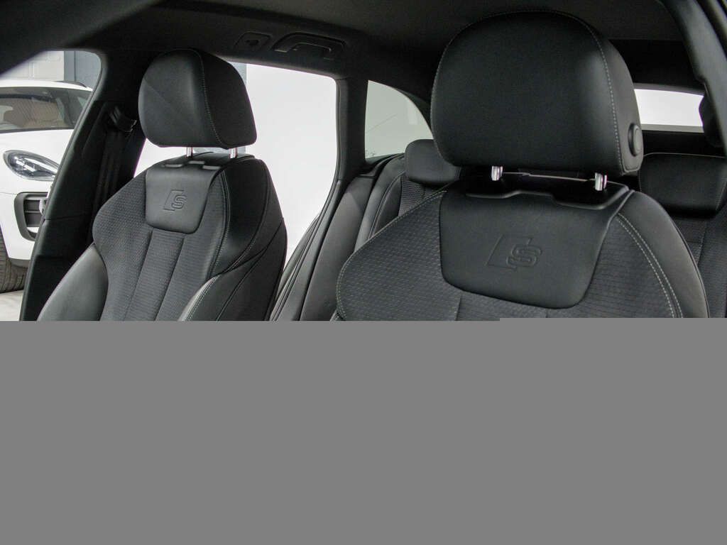 Audi A4 2.0 A4 Black Edition 35 Tfsi Mhev LS24UVD Black #4