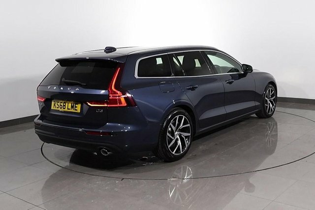 Volvo V60 2.0 D3 Momentum Pro Estate Euro 6 Blue #6