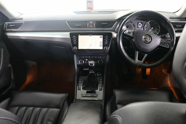Skoda Superb 2.0 Tdi Se Technology Estate Eur Black #3
