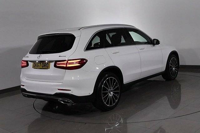 Mercedes-Benz GLC Class 2.1 Glc220d Amg Line Suv G-tronic 4Mati White #2