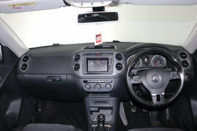 Volkswagen Tiguan 2.0 Tdi Bluemotion Tech Match Suv Manua White #3