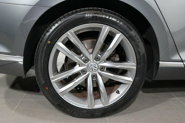 Volkswagen Passat Passat Gt Tdi Bluemotion Technology White #13