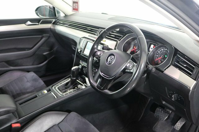 Volkswagen Passat Passat Gt Tdi Bluemotion Technology White #17