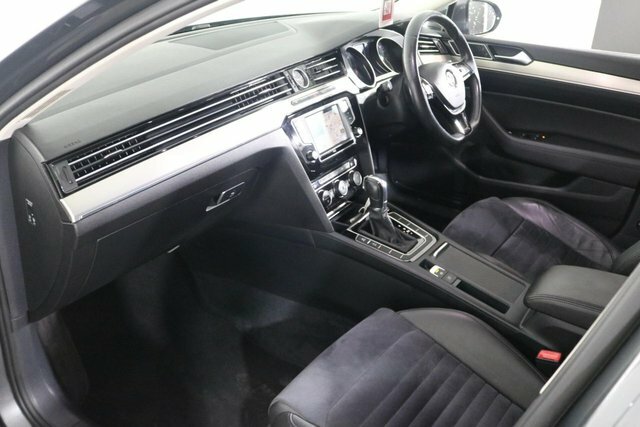 Volkswagen Passat Passat Gt Tdi Bluemotion Technology White #26