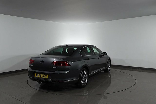 Volkswagen Passat Passat Gt Tdi Bluemotion Technology White #77